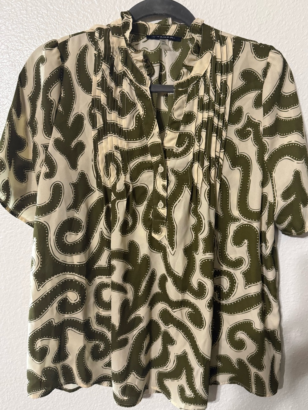Tahari Olive & Ivory Abstract Print Ruffle Neck Blouse Medium